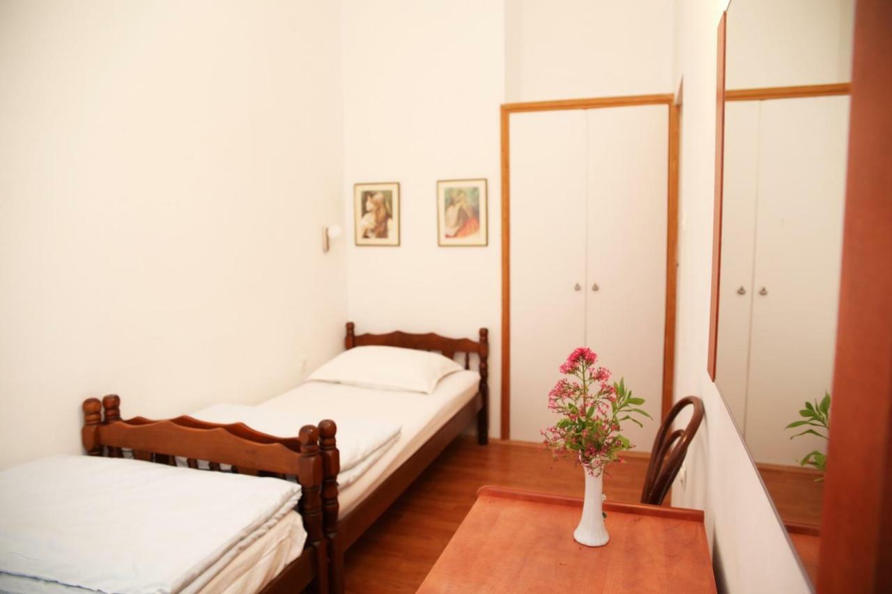 Apartments Fjaka Свети свети Филип и Яков Екстериор снимка