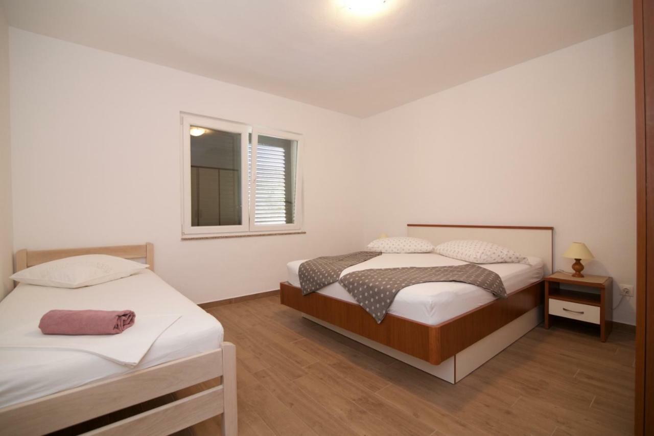 Apartments Fjaka Свети свети Филип и Яков Екстериор снимка