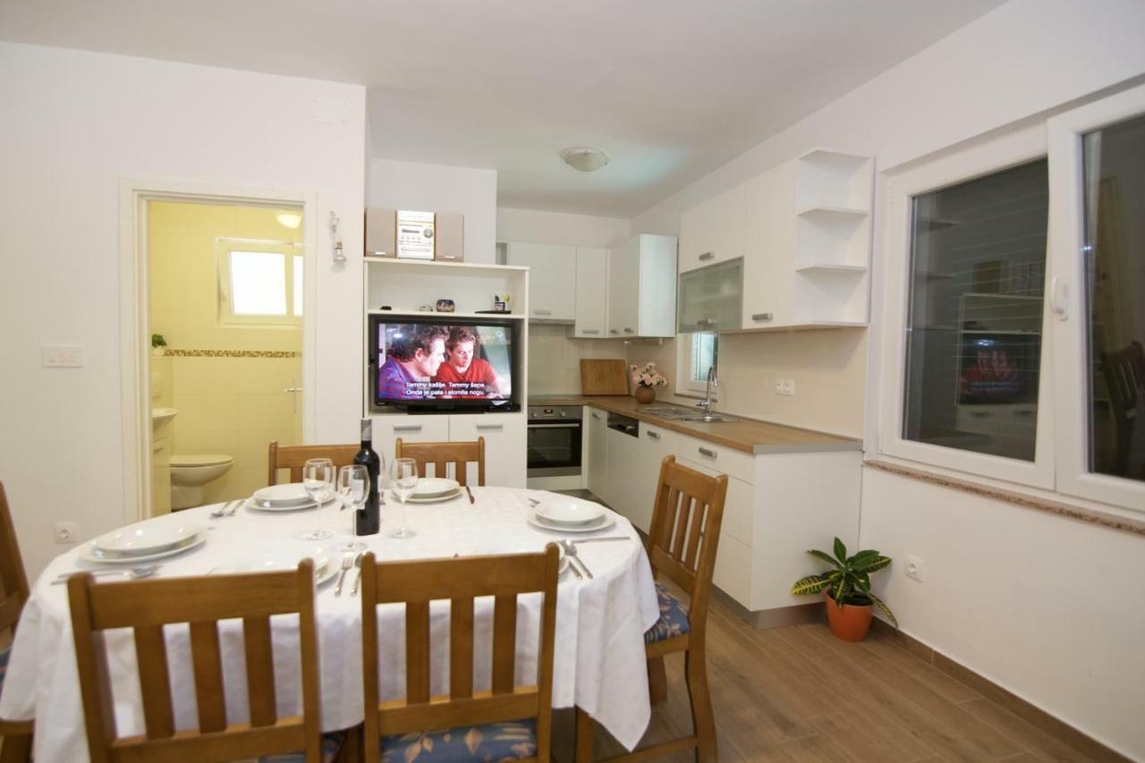 Apartments Fjaka Свети свети Филип и Яков Екстериор снимка